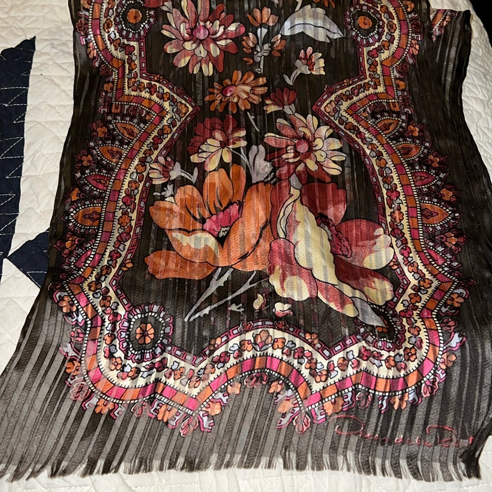 Oscar de la Renta silk oblong fringe ends scarf 56” x 11”